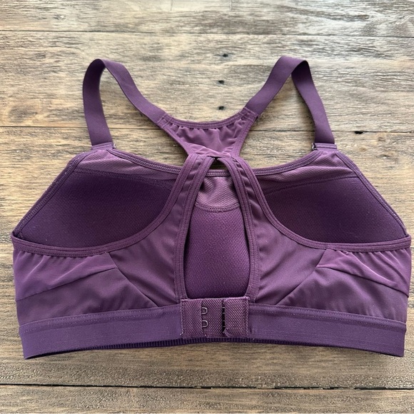 Victorias Secret Sport Bra 34 B Purple Racerback Workout Built In Pads Support - Picture 2 of 2